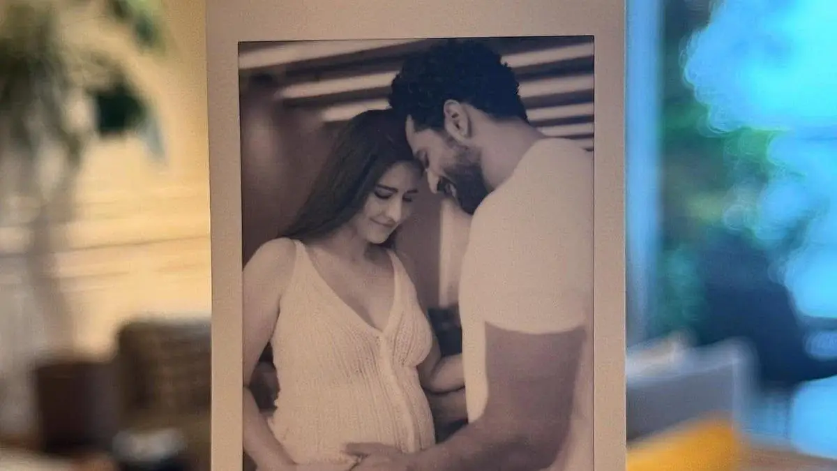 Katrina Kaif Pregnant: ক্যাটরিনা স্ফীতোদরে হাসি মুখে স্পর্শ ভিকি কৌশলের, সুখবর এভাবেই জানালেন বলিউডের 'পাওয়ার-কাপল'