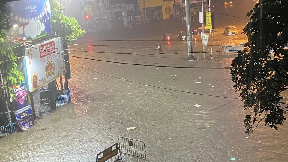 Kolkata Rain And Death: জলে ভাসছে গোটা কলকাতা, মিলছে মৃত্যুর খবর, বিপর্যয় নেতাজিনগর, কালিকাপুরের মত এলাকাগুলিতে