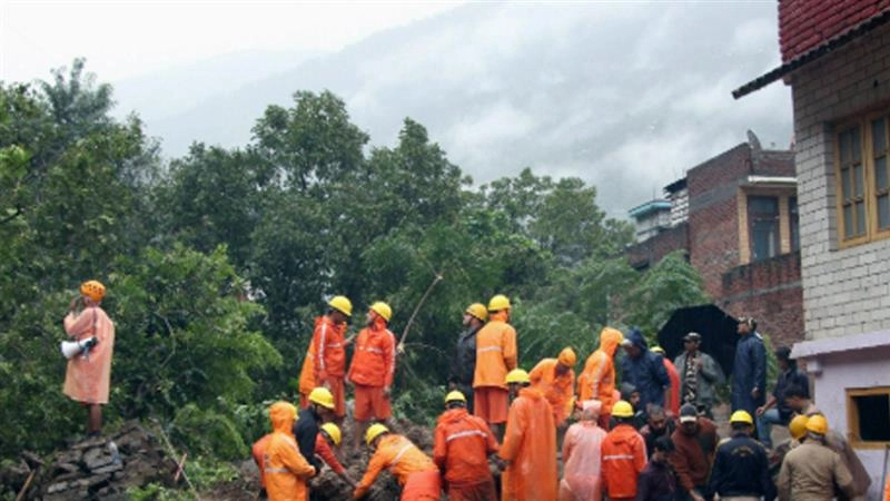 Landslides In Kullu: কুল্লুতে ফের ভূমিধস, আচমকা ভেঙে পড়ল বাড়ি, বেঘোরে প্রাণ গেল ১ মহিলার, নিখোঁজ ৪ জন