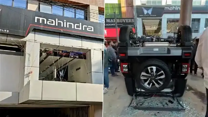 Delhi Thar Viral Video: নতুন গাড়ির পুজো দিতে গিয়ে এ কী হল? শোরুমের কাচ ভেঙে ঢুকে গেল শখের 'থর'