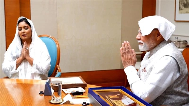 PM Narendra Modi: শিখ সঙ্গতে হাত জোড় করে মূল মন্ত্র শুনলেন প্রধানমন্ত্রী মোদী