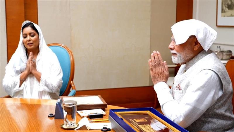 PM Narendra Modi: শিখ সঙ্গতে হাত জোড় করে মূল মন্ত্র শুনলেন প্রধানমন্ত্রী মোদী