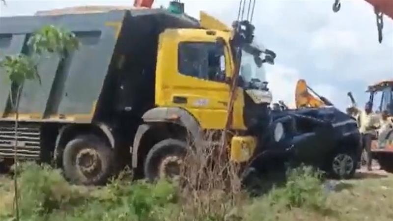 Andhra Pradesh Accident: লং ড্রাইভে বেরিয়ে সব শেষ! পথ দুর্ঘটনায় মৃত্যু গোটা পরিবারের