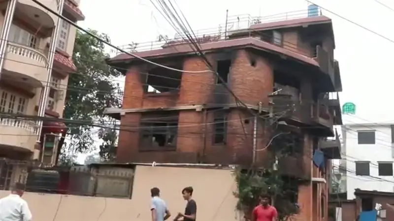 Nepal Protests: প্রাক্তন প্রধানমন্ত্রীর বাড়ি পুড়িয়ে, স্ত্রীকে জ্বালিয়ে মারা হল, দেখুন সেই দগ্ধ বাড়ির শিউরে ওঠা ছবি