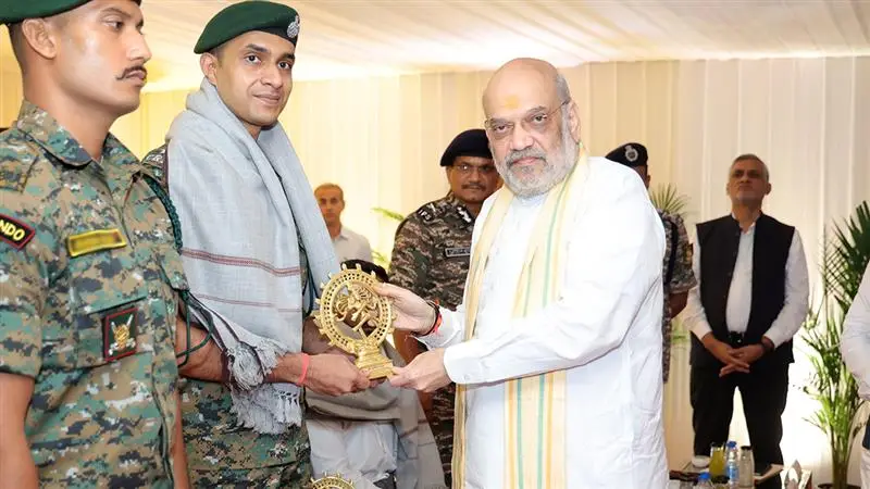 Operation Black Forest: ১৯ দিন ধরে চলা দুর্গম অপারেশন ব্ল্যাক ফরেস্টে সাফল্য, নিজের বাসভবনে নিরাপত্তা বাহিনীকে সম্মাননা জানালেন অমিত শাহ