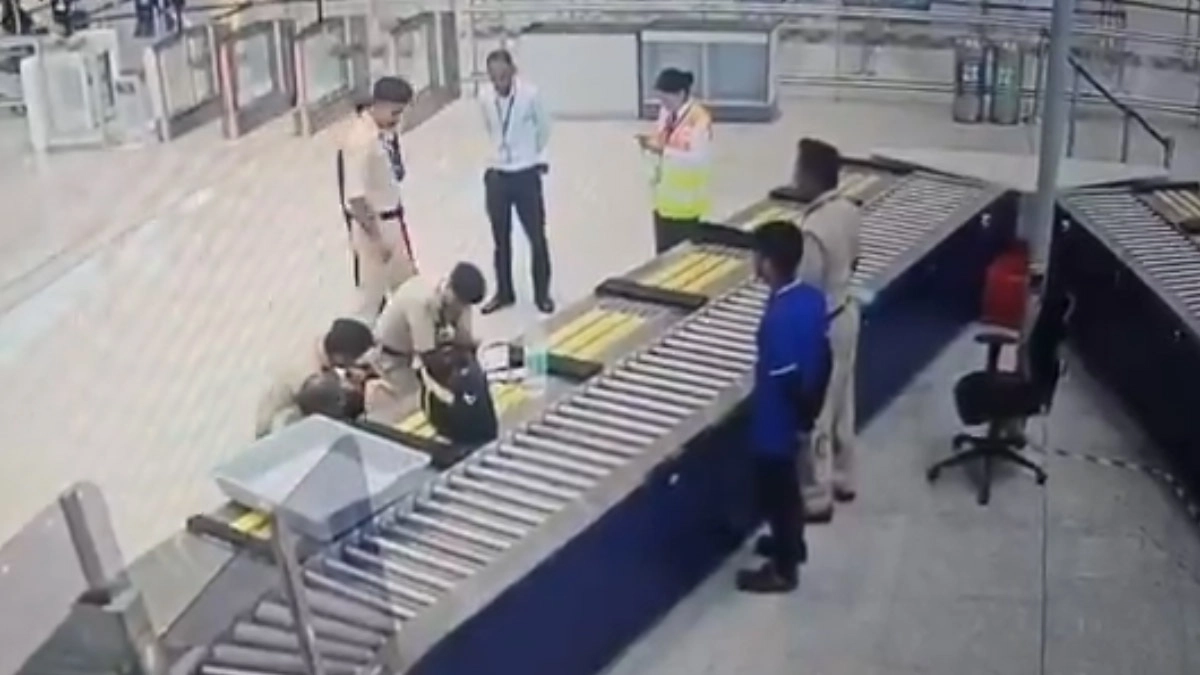 Shocking Herat Attack Video: 'মৃত্যু পথযাত্রীকে' বাঁচাল সিআইএসএফ, সিপিআর দিয়ে 'যমদূতকে' রুখে দিলেন বীর জওয়ান, দেখুন ভিডিয়ো