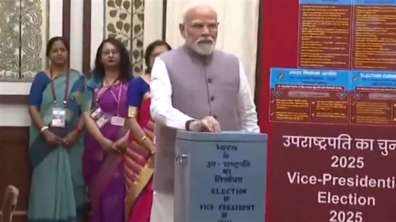Vice President Election 2025: উপরাষ্ট্রপতি নির্বাচন পর্বে প্রথম ভোট দিলেন প্রধানমন্ত্রী মোদী