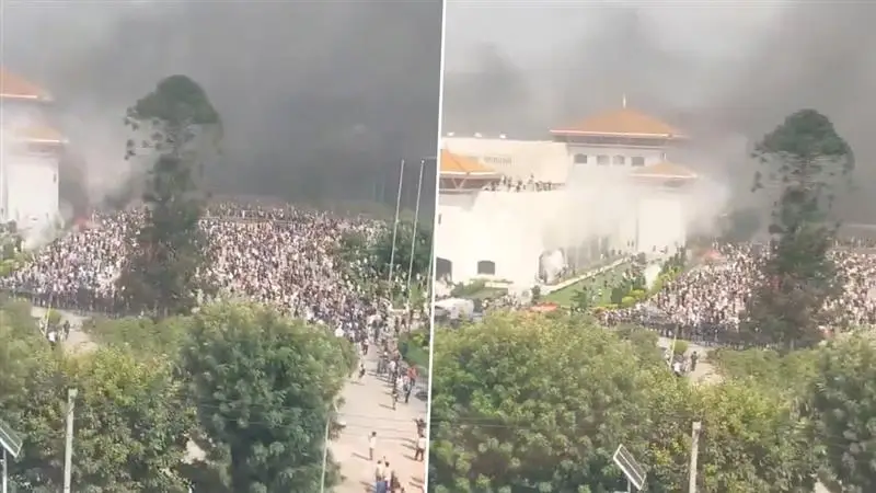 Nepal President Resigns: জ্বলছে নেপাল, প্রধানমন্ত্রীর পর রাষ্ট্রপতিকেও ক্ষমতাচ্যুত করল বিক্ষোভকারীরা