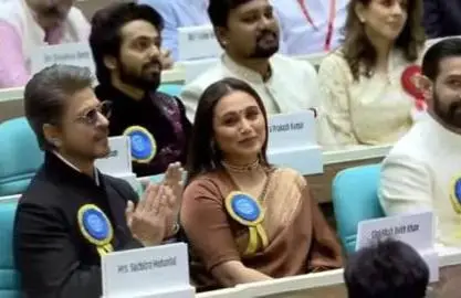 National Film Awards 2025: জাতীয় পুরস্কারের আলো, রাষ্ট্রপতির হাত থেকে সম্মান গ্রহণে হাজির শাহরুখ, রানিরা