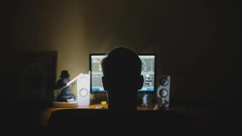 Health Risks Sitting: দিনের অনেকটা সময় কি বসে কাটান! সাবধান, হতে পারে এই আধ ডজন বড় সমস্যা