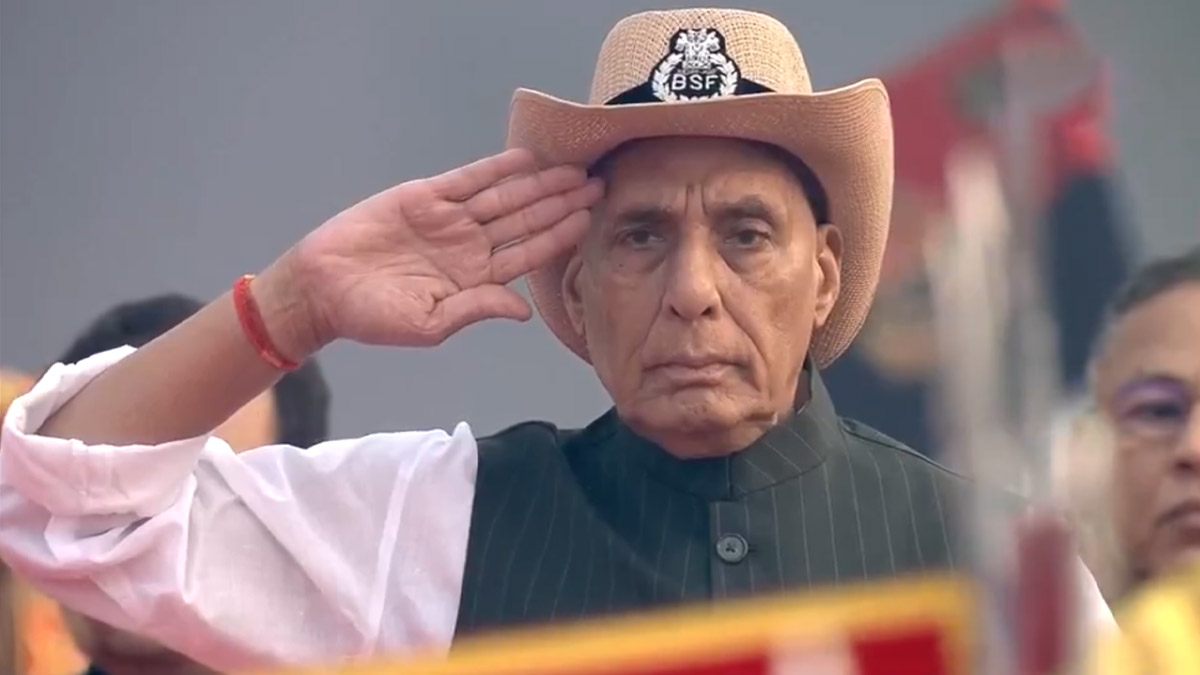 Police Commemoration Day: পুলিশ স্মারক দিবসে শহীদদের প্রতি শ্রদ্ধা নিবেদন করলেন প্রতিরক্ষা মন্ত্রী রাজনাথ সিং