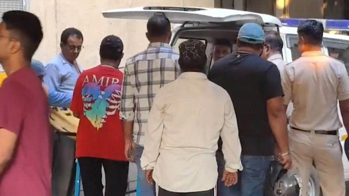 Delhi: ডিভোর্স চেয়েছিল স্ত্রী, রাগের মাথায় ছুরি দিয়ে হামলা চালাল স্বামী, ঘটনার তদন্তে নেমেছে পুলিশ