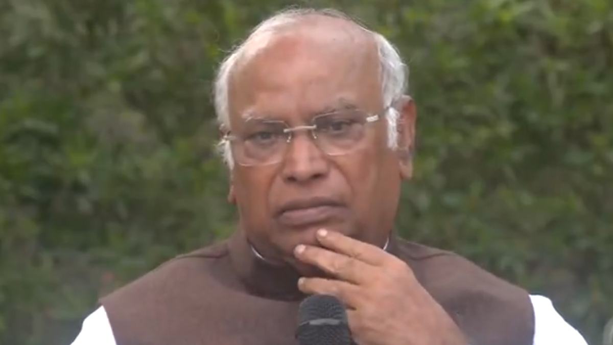 Mallikarjun Kharge On RSS: দেশজুড়ে আরএসএসকে নিষিদ্ধ ঘোষণা করা উচিত, মন্তব্য মল্লিকার্জুন খাড়গের