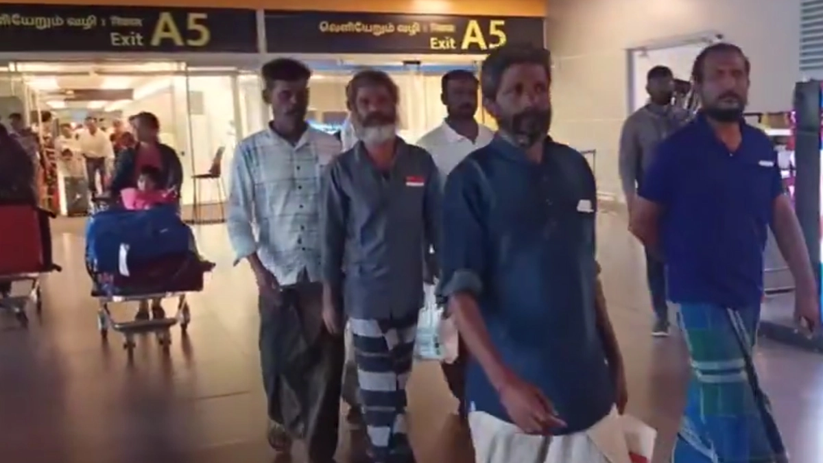 15 Fishermen Released From The Sri Lankan Prison:  শ্রীলঙ্কার কারাগার থেকে মুক্তি পেয়ে দেশে ফিরলেন ১৫ জন তামিল মৎস্যজীবী, চেন্নাই বিমানবন্দরে জানান হল স্বাগত