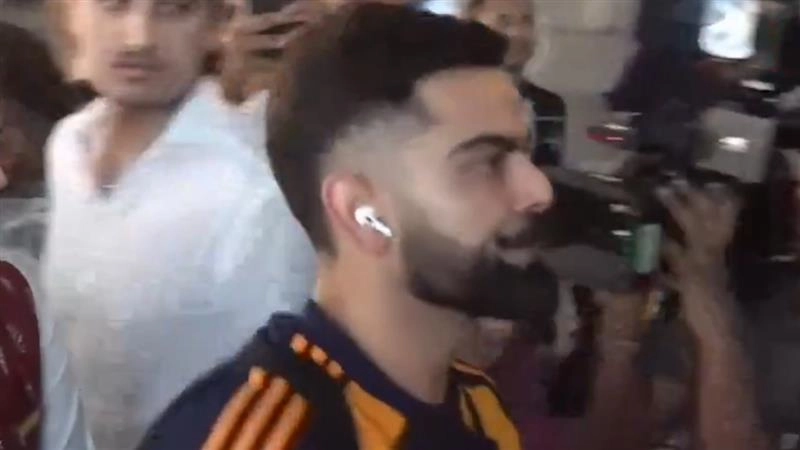 Team India Leave for Australia: ওয়ানডে সিরিজ খেলতে অস্ট্রেলিয়া পাড়ি দিলেন রোহিত-বিরাটরা; দেখুন ভিডিও