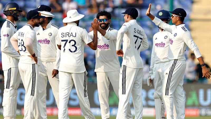 IND vs WI 2nd Test Scorecard: জাদেজার স্পিনে বিপাকে ওয়েস্ট ইন্ডিজ, শাই হোপের চেষ্টায় স্কোর-১৪০/৪