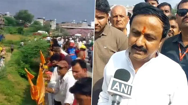 Madhya Pradesh: দুর্গা বিসর্জনের সময় নদীতে ট্রাক্টর উল্টে ২ জন নিহত, ৪ জন আহত