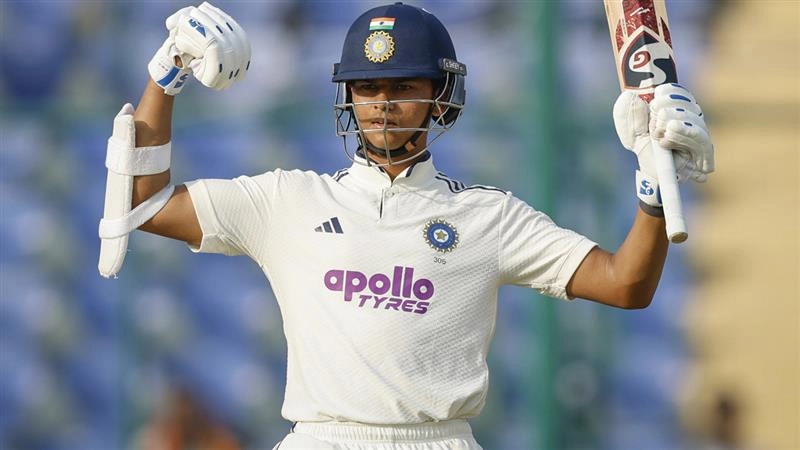 IND vs WI 2nd Test Day 1 Scorecard: ডাবল সেঞ্চুরির দিকে এগিয়ে যশস্বী জয়সওয়াল, প্রথম দিনেই ভারতের স্কোর-৩১৮/২