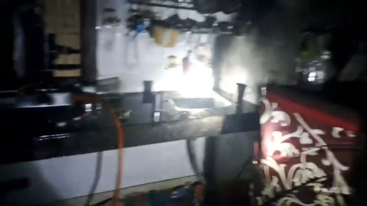 Noida Fire: গ্যাস সিলিন্ডার ফেঁটে ভয়াবহ অগ্নিকাণ্ড নয়ডায়, দুর্ঘটনায় আহত একই পরিবারের ৫ সদস্য