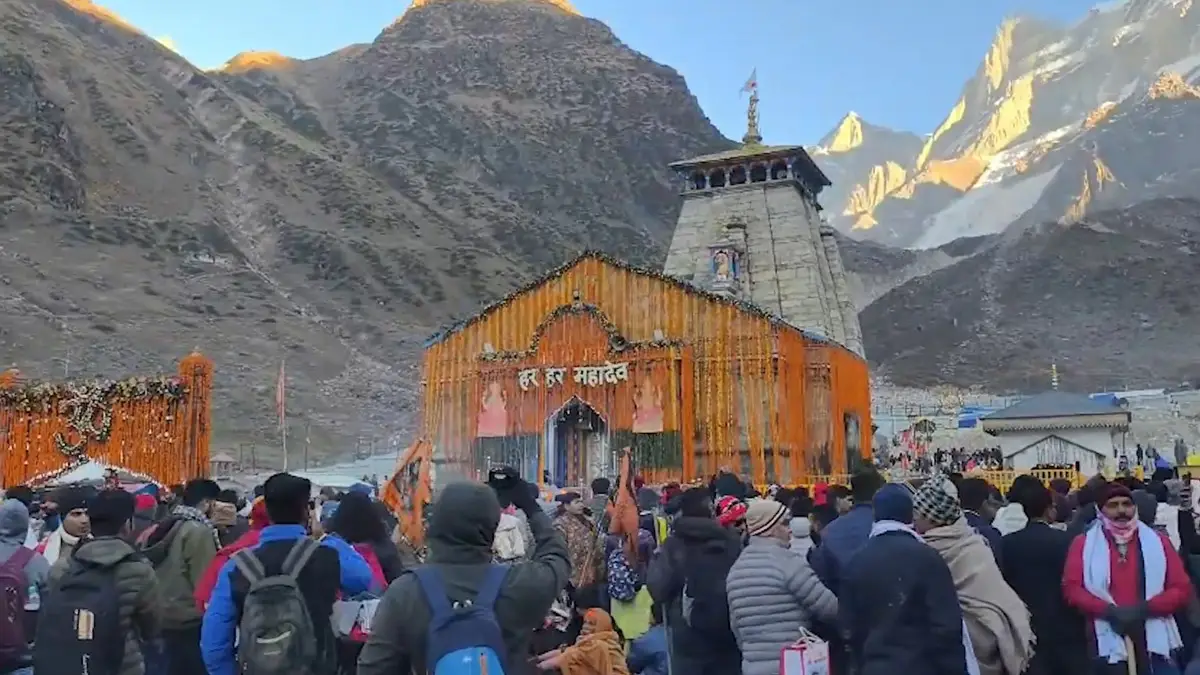 Kedarnath Dham: কেদারনাথ ধামের দরজা বন্ধ হওয়ার আগে ভক্তদের বিশাল ভিড়