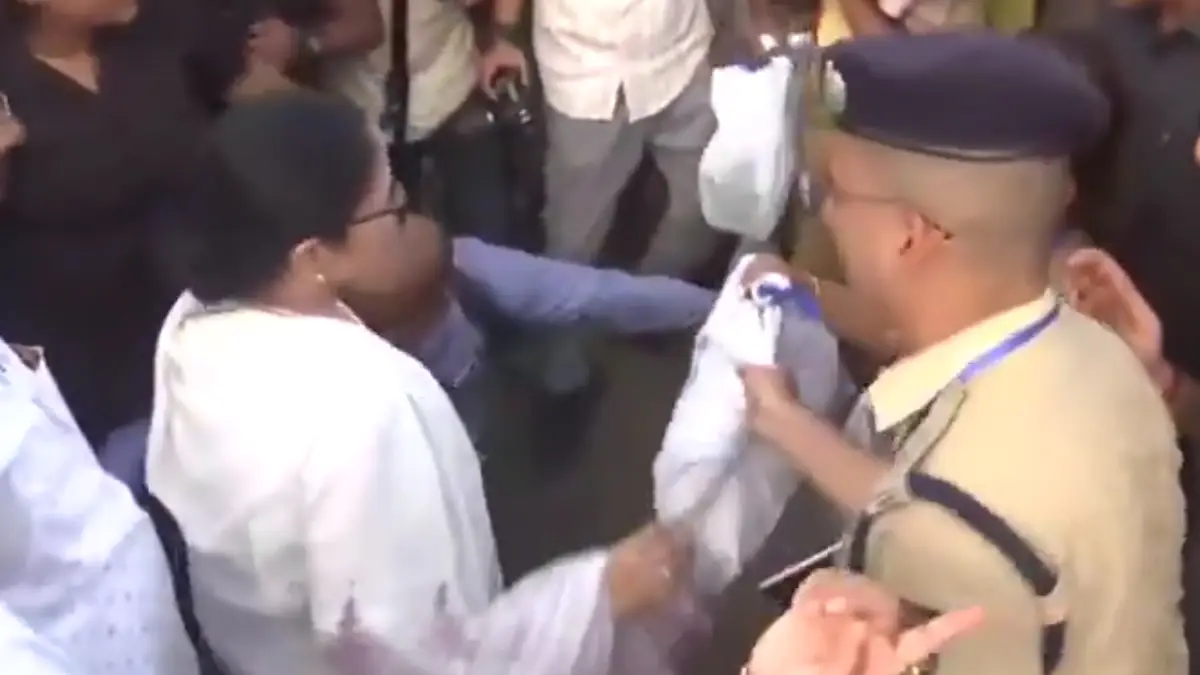 CM Mamata Banerjee: আবারও উত্তরবঙ্গে মুখ্যমন্ত্রী, আলিপুরদুয়ারে ক্ষতিগ্রস্থ এলাকা পরিদর্শনে মমতা বন্দ্যোপাধ্যায়