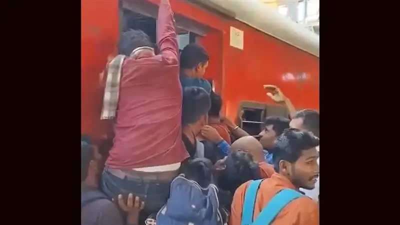 Karmabhoomi Express Tragedy: ভিড়ের চাপে ট্রেন থেকে পড়ে ৩ জনের মৃত্যু, রেলের গাফলতি নাকি অন্য কিছু, জানুন কী কারণে দুর্ঘটনা