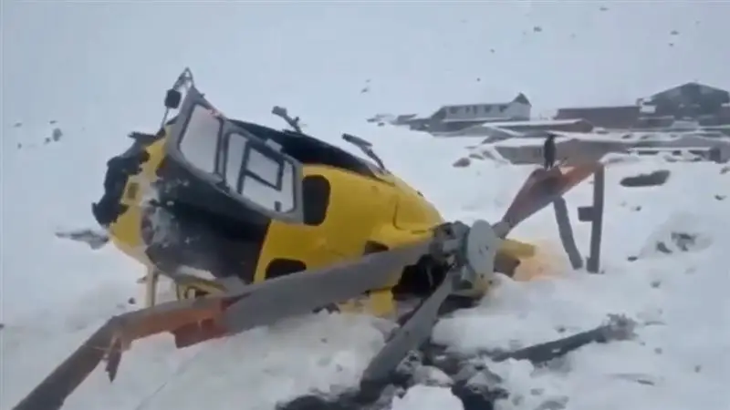 Everest Helicopter Crashes: এভারেস্টে ভেঙে পড়ল হেলিকপ্টার, আশ্চর্যজনকভাব বেঁচে গেলেন পাইলট, দেখুন ভিডিও