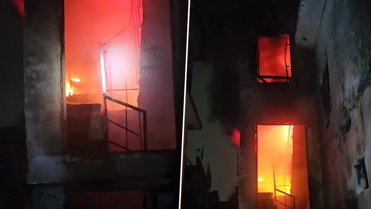 Lucknow Fire: লখনউতে ফটো ফ্রেমের কারখানায় বিধ্বংসী অগ্নিকাণ্ড, আগুনের গ্রাসে গোটা বাড়ি, ঘটনাস্থলে দমকল বাহিনী