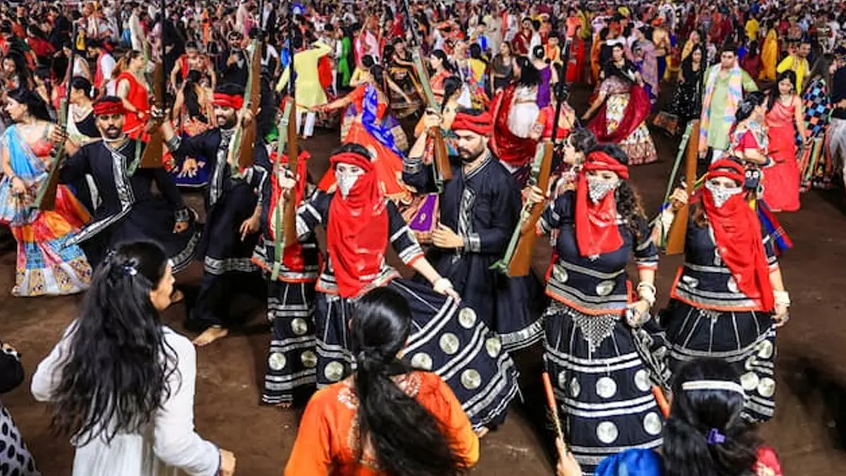 Eggs Thrown During Garba Event: গরবা অনুষ্ঠান চলাকালীন ডিম ছোঁড়ার ঘটনায় মামলা দায়ের
