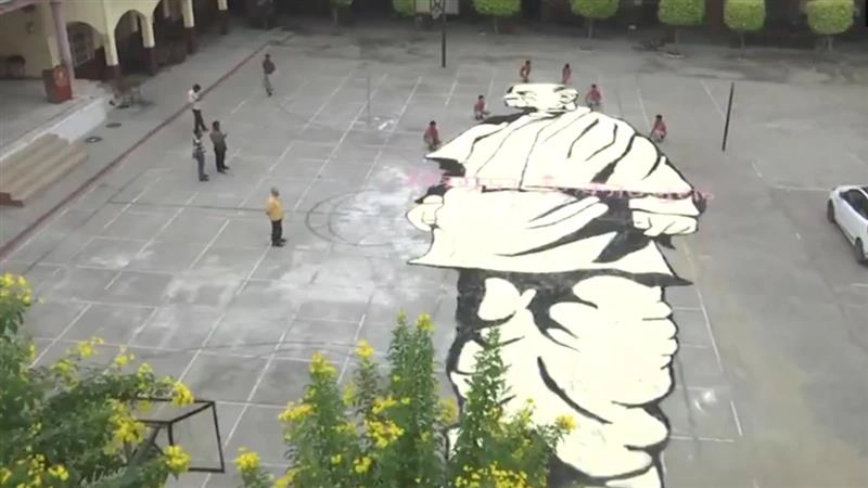 Rashtriya Ekta Diwas 2025: রাষ্ট্রীয় একতা দিবসে সর্দার বল্লভভাই প্যাটেলের  বিশাল প্রতিকৃতি গড়ে তুলল শিশুরা, দেখুন ভিডিও