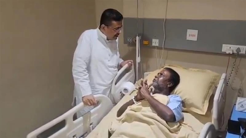 Suvendu Adhikari: অসুস্থ খগেন মুর্মু এখনও হাসপাতালে, দেখতে গেলেন শুভেন্দু অধিকারী (দেখুন ভিডিও)