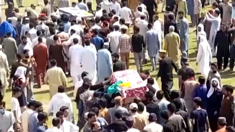 Muzaffarabad: পাক-অধিকৃত কাশ্মীরে বিক্ষোভে নিহত ব্যক্তিদের শেষকৃত্যে হাজার হাজার মানুষ
