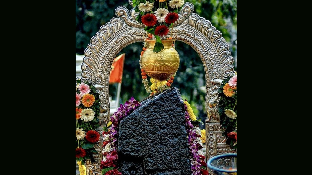 Shani Dev: শনিদেবকে তুষ্ট করার ৭ উপায়, ন্যায়ের দেবতার আশীর্বাদে জীবন ভরে যাবে সাফল্যে