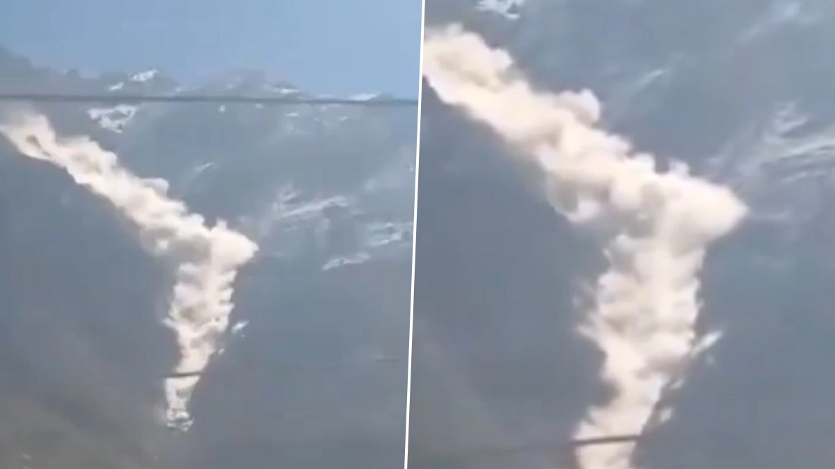 Glacier Broke Video: ভাঙছে হিমবাহ, পাহাড় ভেদ করে বরফের নদী এগিয়ে আসছে সমতল গিলতে, দেখুন ভয়াবহ ভিডিয়ো উত্তরাখণ্ডের