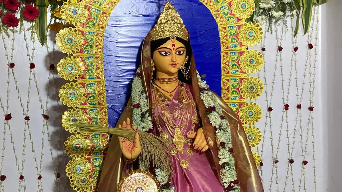 Kojagiri Purnima 2025: কোজাগরী পূর্ণিমায় এই কাজগুলি করুন অবশ্যই, লক্ষ্মীদেবীর আশীর্বাদে পরিপূর্ণ হয়ে যাবেন আপনি