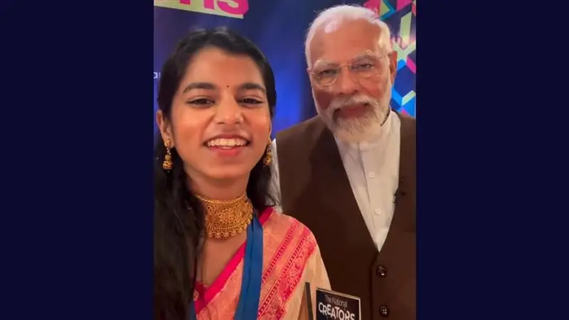 Maithili Thakur Joins BJP: বিজেপির 'জ্যাকপট', বিহারে নির্বাচনের আগে মোদীর দলে যোগ দিলেন জনপ্রিয় গায়িকা মৈথিলী ঠাকুর