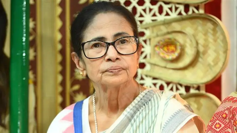 Mamata Banerjee SIR: এসআইআর নিয়ে জরুরি প্রশ্ন তুলে ধরে কমিশনকে কড়া চিঠি মমতা বন্দ্যোপাধ্যায়ের
