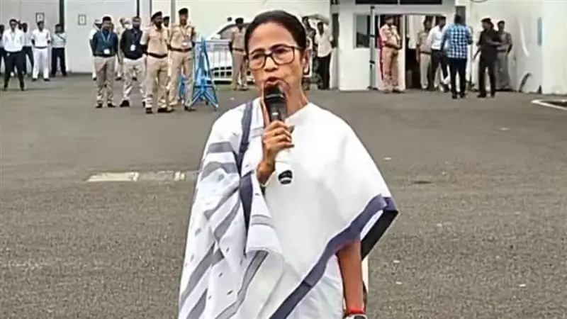 Mamata Greets HS Examinees: আজই প্রকাশিত হয়েছে উচ্চমাধ্যমিক পরীক্ষার ফলাফল, সফল উত্তীর্ণদের শুভেচ্ছা জানালেন মুখ্যমন্ত্রী মমতা বন্দ্যোপাধ্যায়
