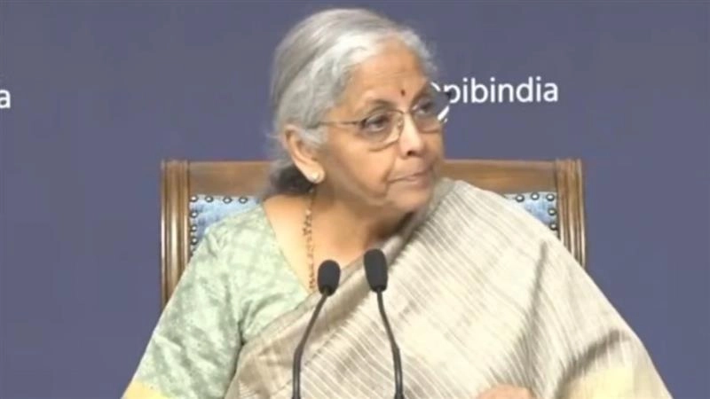 Fact Check: ২১ হাজারের বিনিয়োগে ১৫ লক্ষের রোজগার? কেন্দ্রীয় অর্থমন্ত্রীর নাম করে প্রকল্পের প্রচার, ফ্যাক্ট চেক প্রকাশ করল পিআইবি