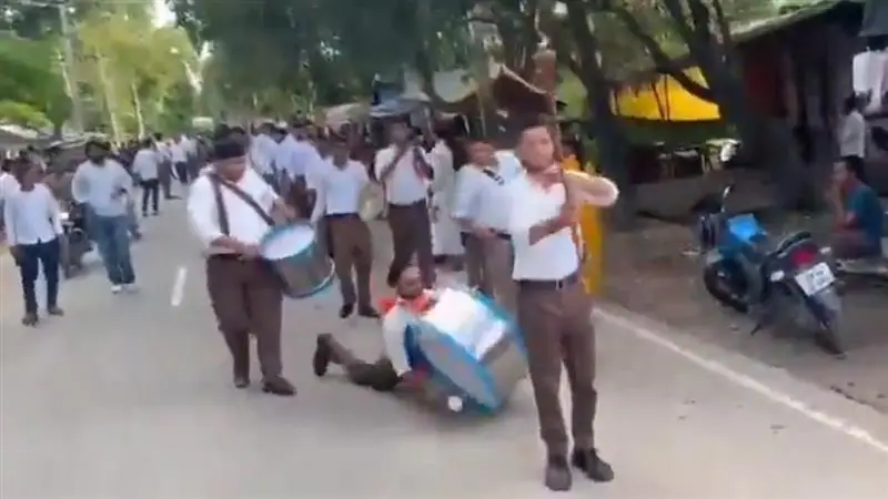 Sudden Death Video: ড্রাম বাজাতে গিয়ে হঠাৎ মৃত্যু, দেখুন কীভাবে প্রাণ গেল আরএসএস কর্মীর