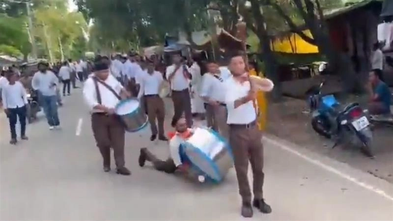 Sudden Death Video: ড্রাম বাজাতে গিয়ে হঠাৎ মৃত্যু, দেখুন কীভাবে প্রাণ গেল আরএসএস কর্মীর