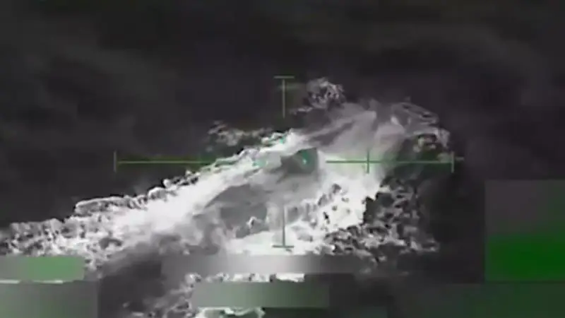 Donald Trump: '২৫ হাজার আমেরিকানের মৃত্যু হতে পারত' মাদক বোঝাই সাবমেরিন ধ্বংস মার্কিন সেনার খবরে শিলমোহর দিলেন ট্রাম্প