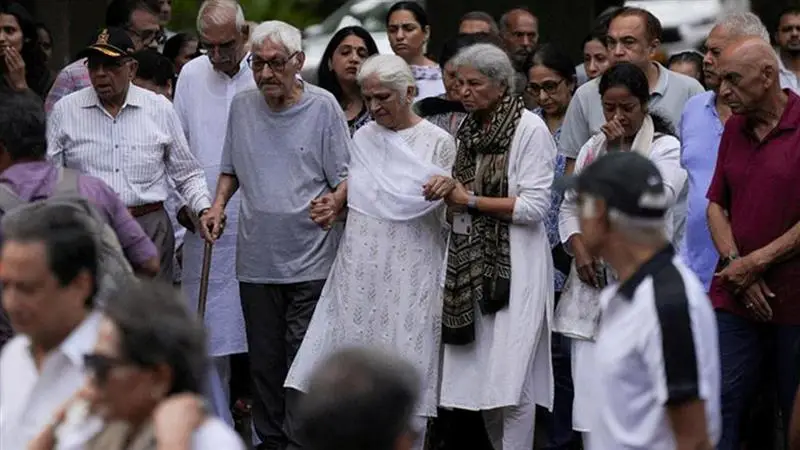 Ahmedabad Plane Crash: আমেদাবাদ বিমান দুর্ঘটনায় নিরপেক্ষ তদন্তের দাবি, সুপ্রিম কোর্টের দ্বারস্থ নিহত ক্যাপ্টেনের বাবা