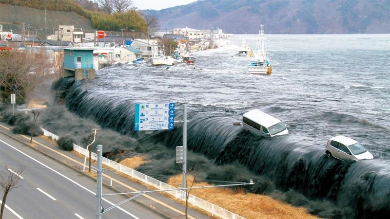Philippines Earthquake: ভয়ঙ্করভাবে দুলছে ফিলিপিন্স, ৭.৬ মাত্রার ভূমিকম্পে মানুষ ছুটছে প্রাণ বাঁচিয়ে, সমুদ্রে উঠল সুনামির ঢেউ, দেখুন ভিডিয়ো