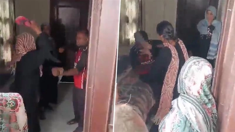 Wife Beats Husband Video: হোটেলের ঘরে প্রেমিকাকে নিয়ে 'ফূর্তি', স্বামীকে ধরে চটি খুলে বেদম মার স্ত্রীর, ভাইরাল ভিডিয়ো