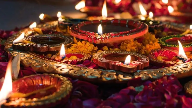 Dhanteras 2025: ধনতেরাসের রাতে ঘোরেন যমরাজ, দরজার বাইরে প্রদীপ জ্বালিয়ে পরিবারকে রক্ষা করুন অকাল মৃত্যুর হাত থেকে