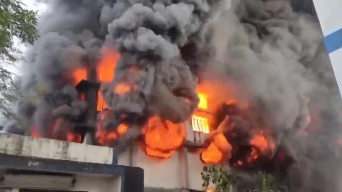 Fire Breaks Out: ভিওয়ান্ডির কোম্পানিতে ভয়াবহ আগুন, দেখুন ভিডিও