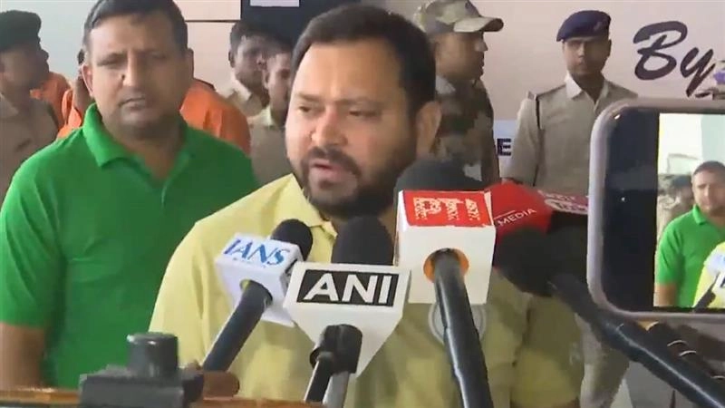 Bihar First Phase Election: 'প্রত্যেকেরই ঘর থেকে বেরিয়ে পরিবর্তনের জন্য, উন্নয়নের জন্য, চাকরির জন্য ভোট দেওয়া উচিত।' ভোটের পর বার্তা তেজস্বীর (দেখুন ভিডিও)