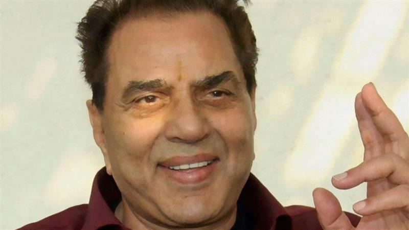 Actor Dharmendra Passes Away: লড়াই শেষ, চলে গেলেন বলিউড আইকন ধর্মেন্দ্র