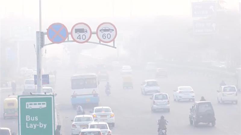Delhi's Pollution Situation: দিল্লির দূষণ পরিস্থিতি অপরিবর্তিত, দেশের রাজধানী অঞ্চল ঢেকে রয়েছে ঘন ধোঁয়ার চাদরে
